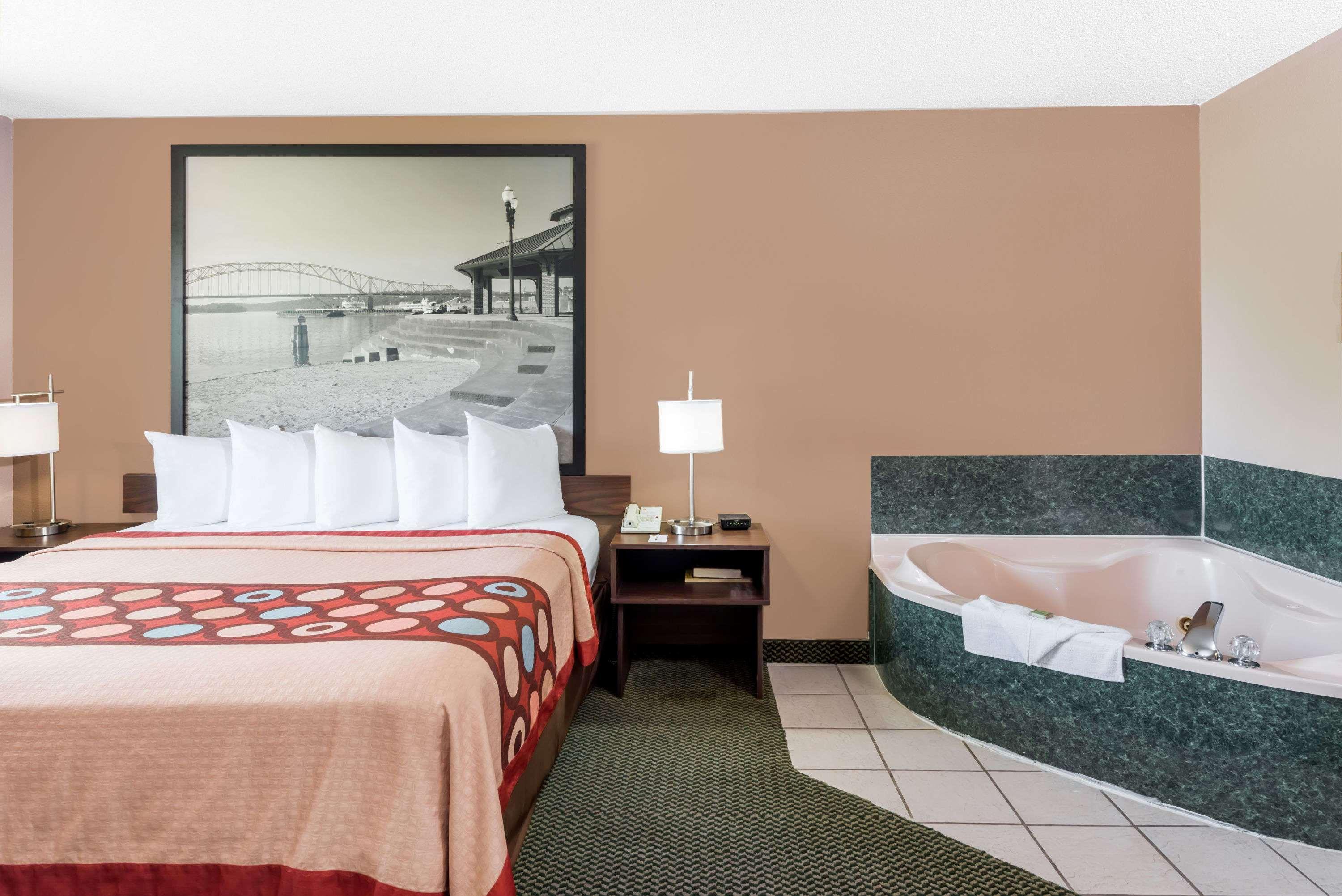 Super 8 By Wyndham Winfield-Quail Ridge Area Hotel Екстериор снимка