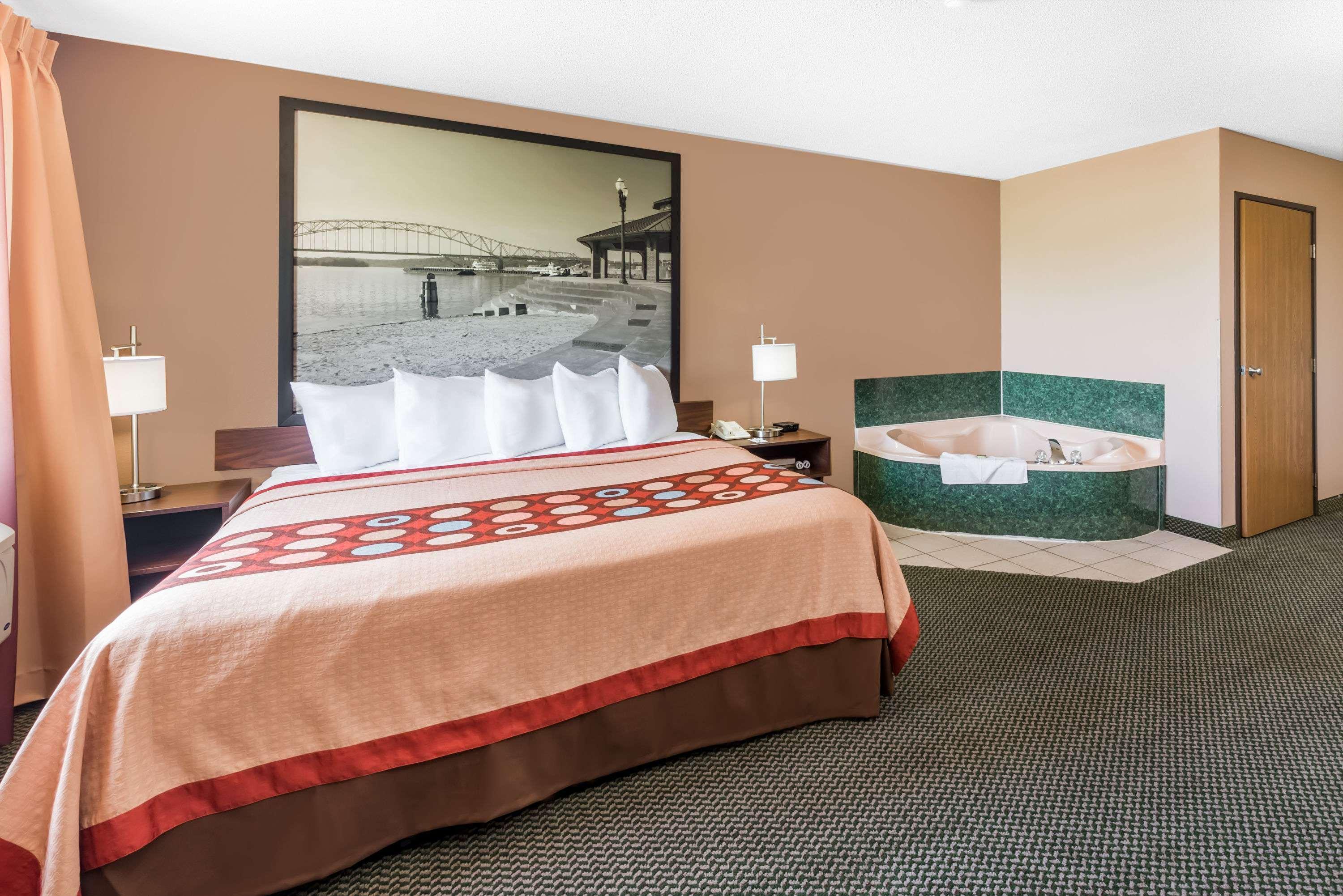 Super 8 By Wyndham Winfield-Quail Ridge Area Hotel Екстериор снимка