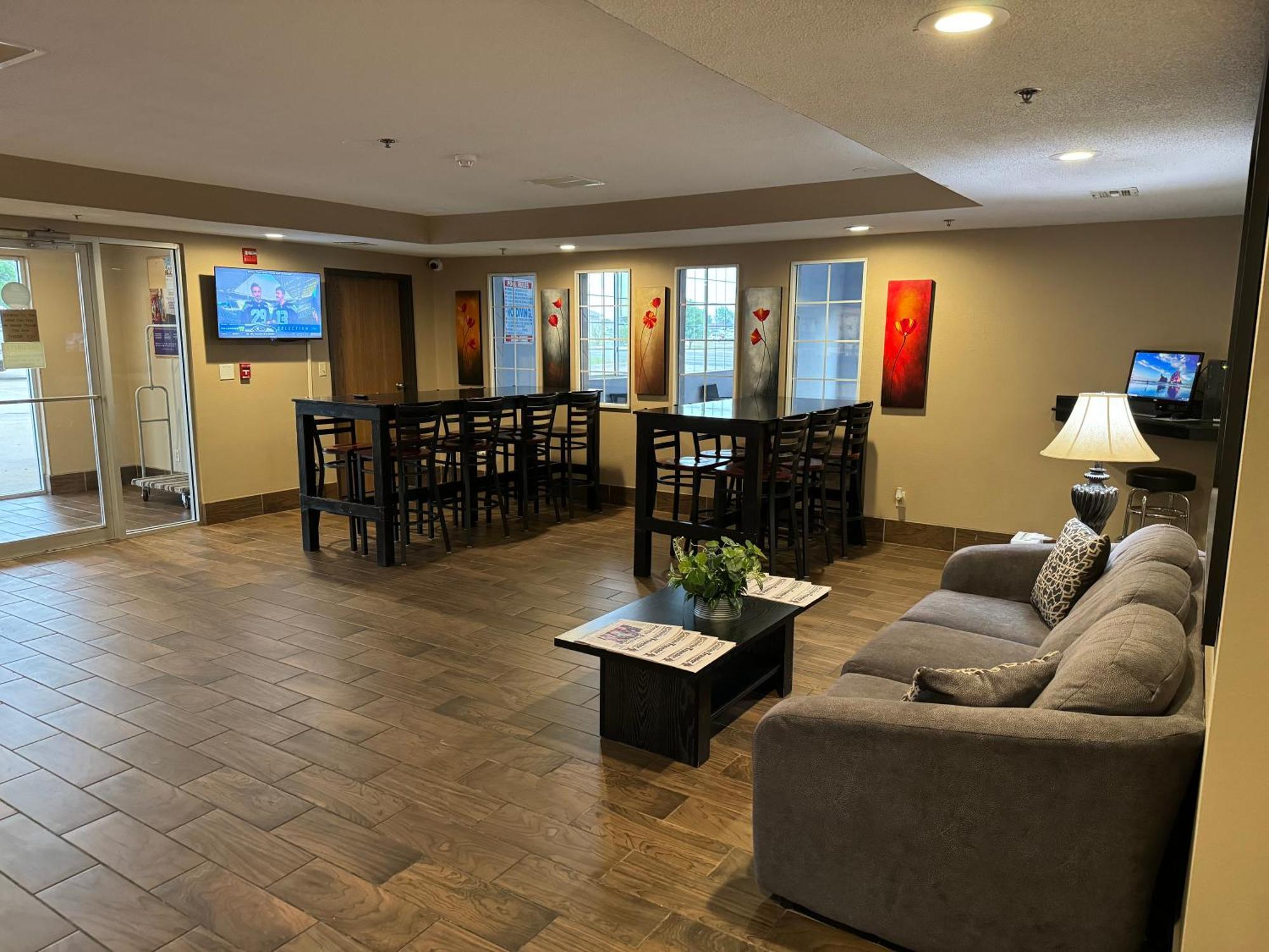 Super 8 By Wyndham Winfield-Quail Ridge Area Hotel Екстериор снимка