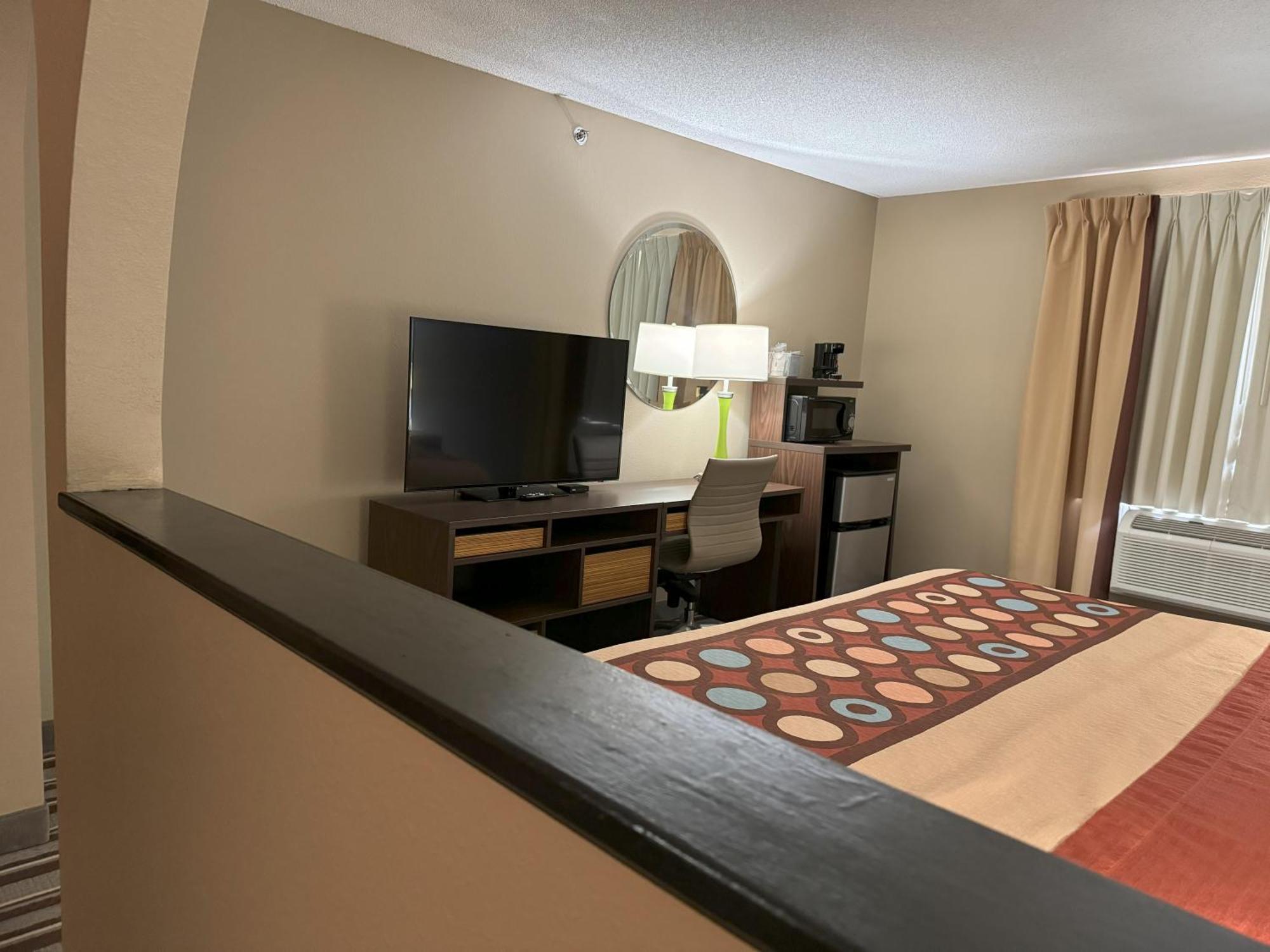 Super 8 By Wyndham Winfield-Quail Ridge Area Hotel Екстериор снимка